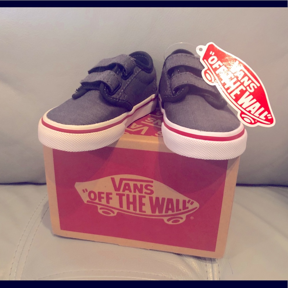 Vans Atwood V Skater Shoes-Black/Chili Pepper
NWT